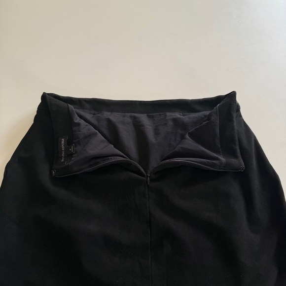 Banana Republic-Vegan Suede-Mini Skirt-Pockets-Back Zip-Size 4 - Picture 4 of 9